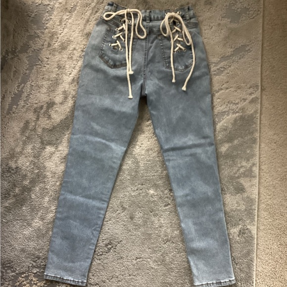 Lace up knot mom jeans - Picture 1 of 4
